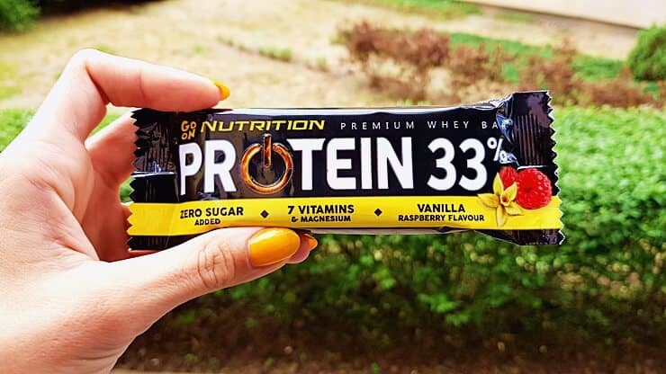 Baton proteinowy GO ON Nutrition Protein 33% (wanilia & malina)