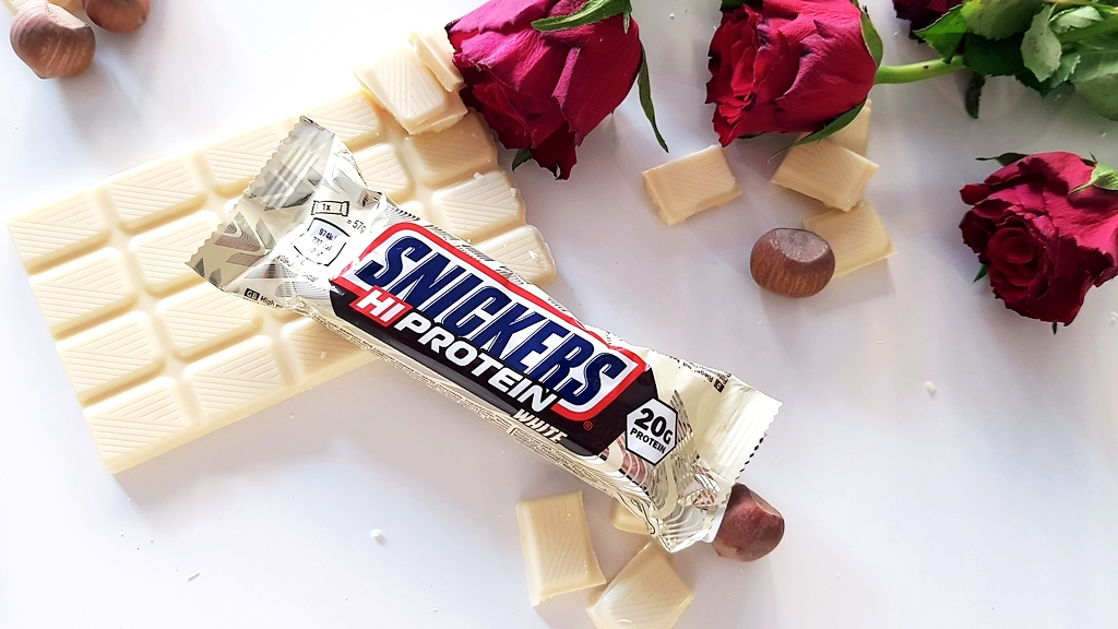 Snickers Hi Protein White - baton wysokobiałkowy
